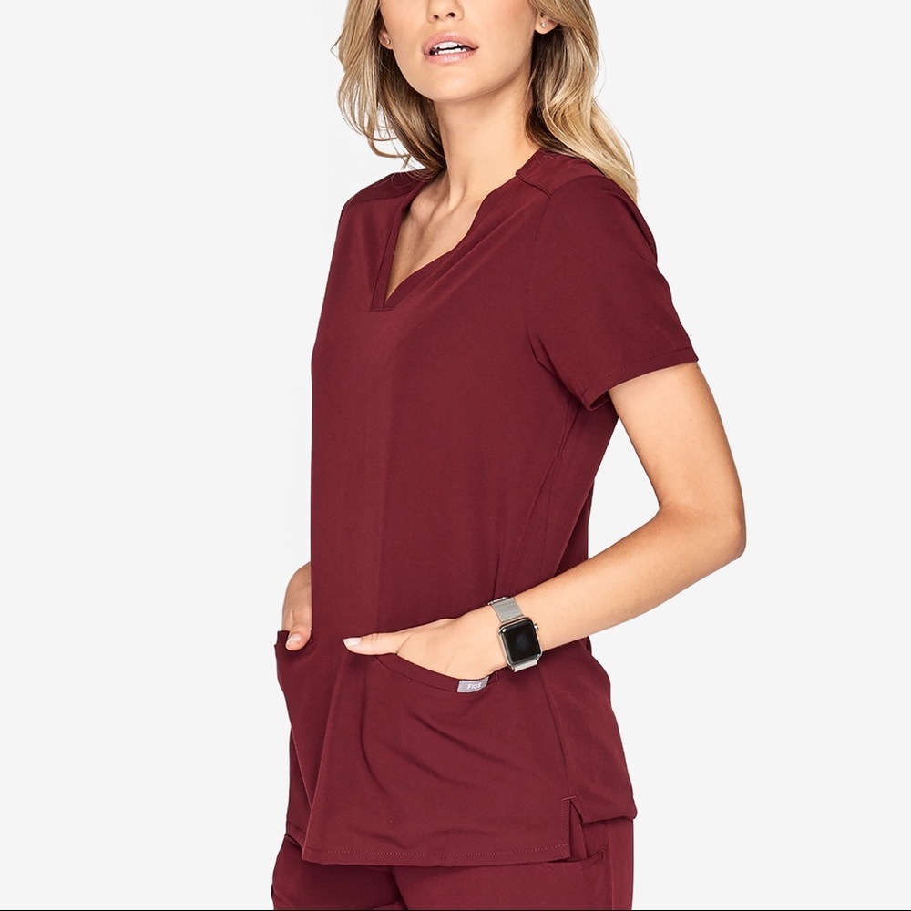FIGS Scrub Top- BURGUNDY